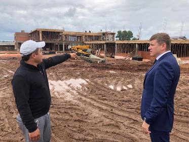 Тимур Сагдеев: строительство школы в Покосном Братского района идет опережающими темпами